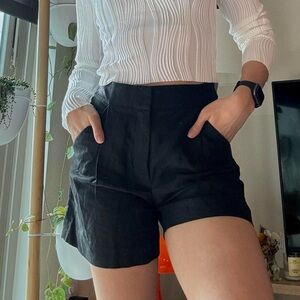 Aritzia Wilfred Fable Linen Black Shorts, Size 4